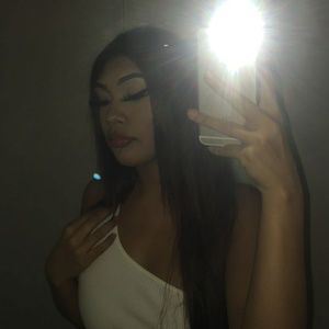 Meet your Posher, Alexandra